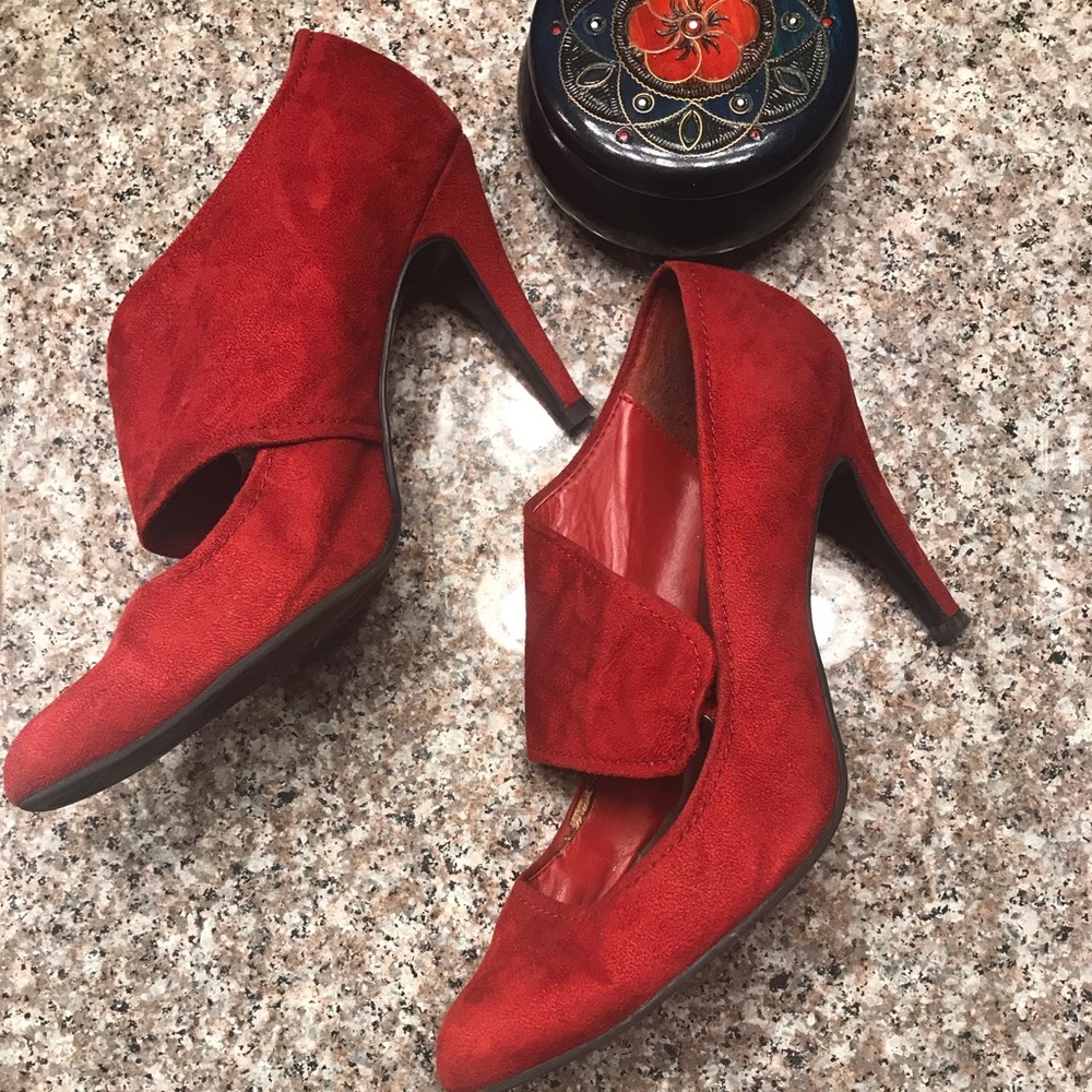 Red Mary Jane Heels 👠